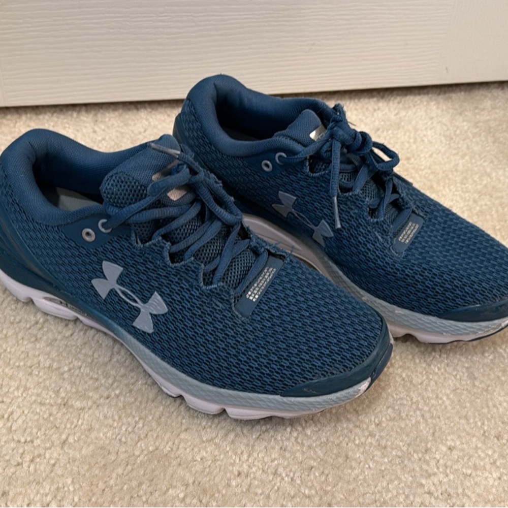 Under Armour Running Sneakers